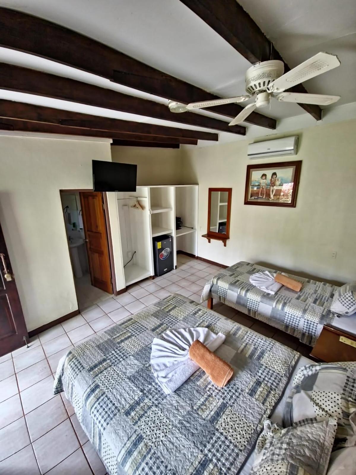Diuwak Hotel Dominical Kültér fotó