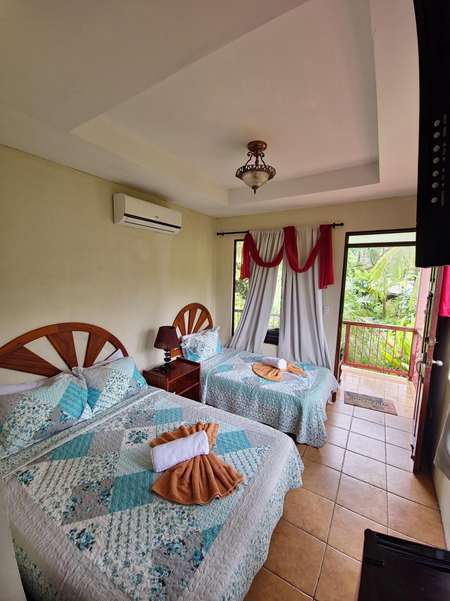 Diuwak Hotel Dominical Kültér fotó