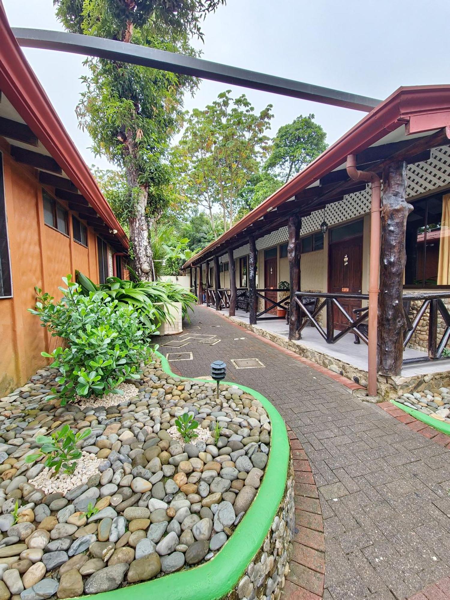Diuwak Hotel Dominical Kültér fotó