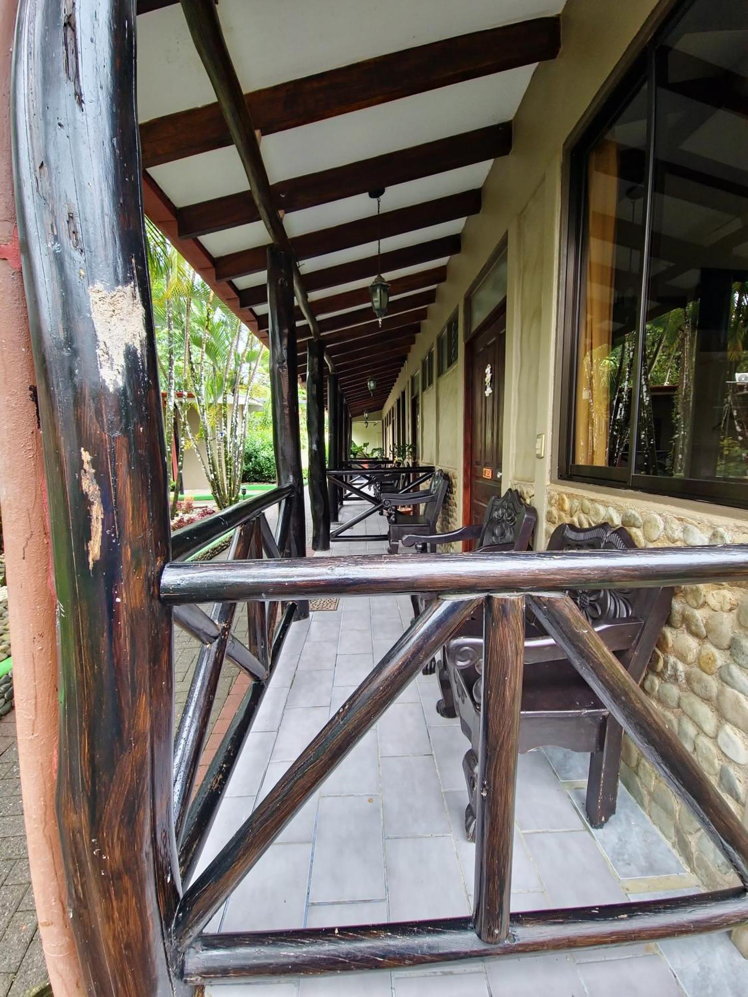 Diuwak Hotel Dominical Kültér fotó
