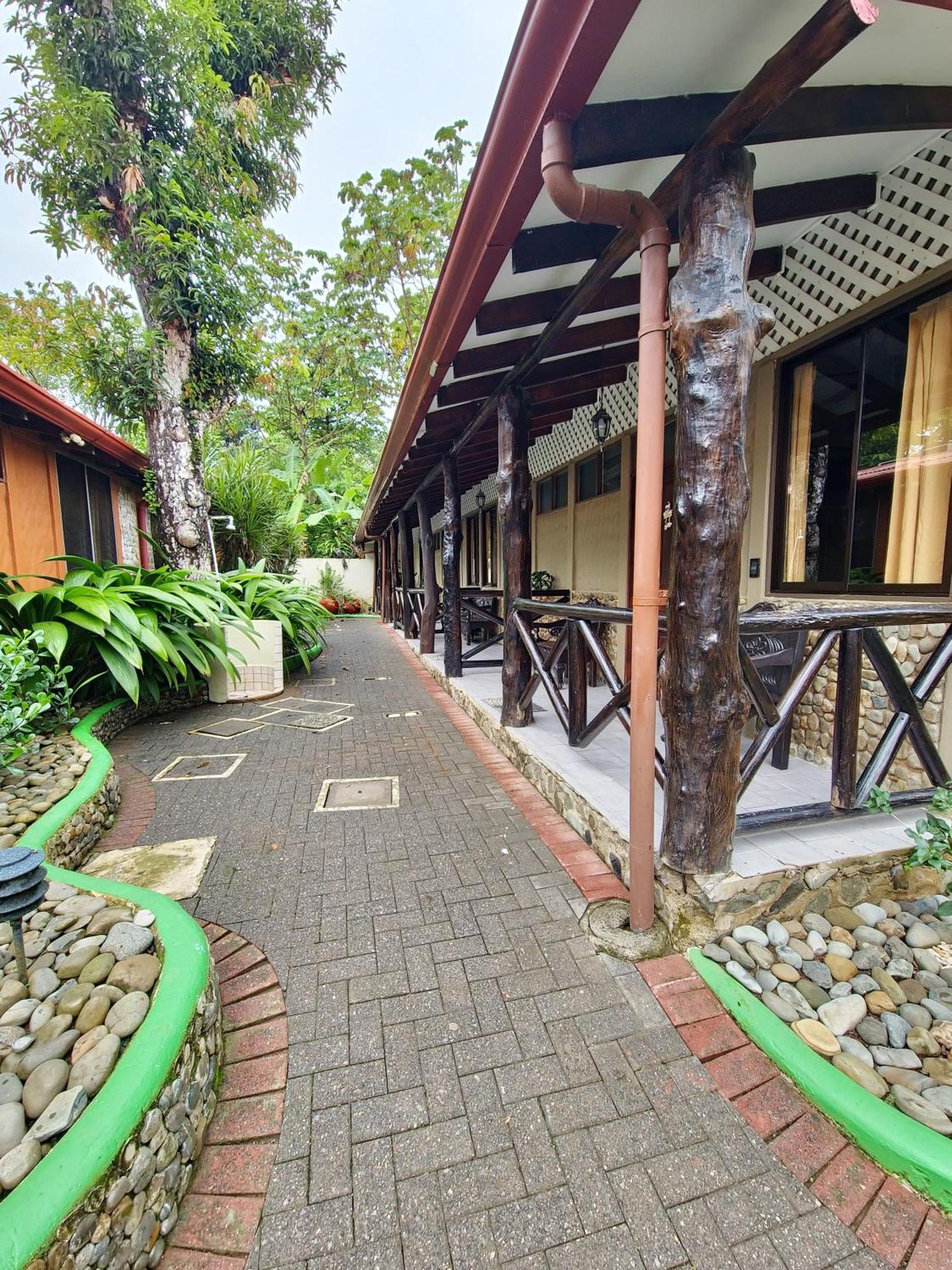 Diuwak Hotel Dominical Kültér fotó
